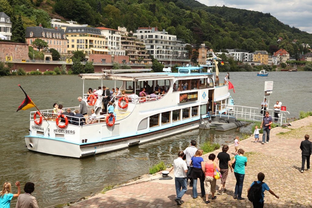 Katharina Bernhard 38